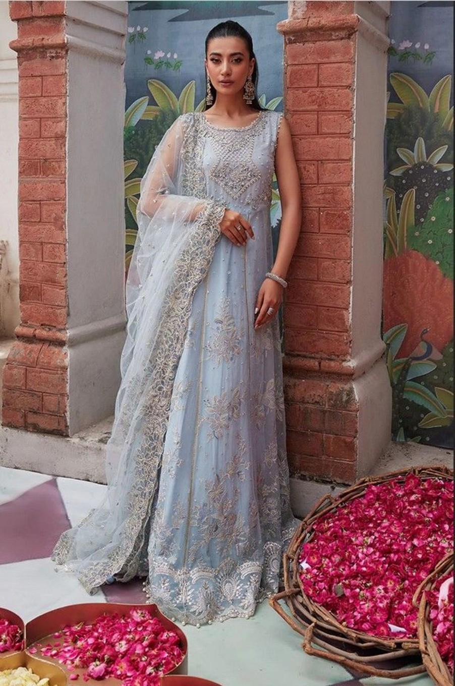 Salwar Kameez Mushq | Tania Embroidered Pakistani Gown