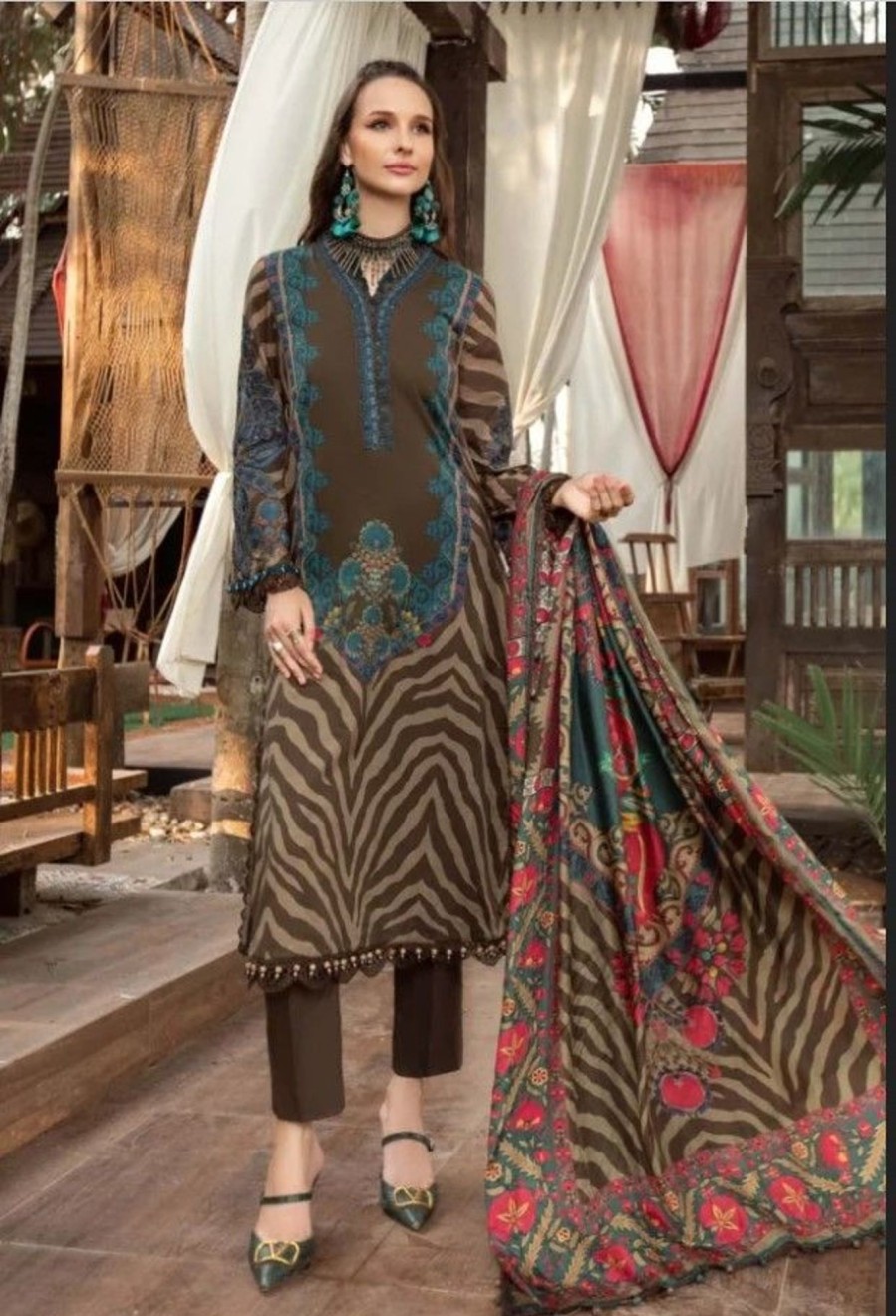 Salwar Kameez Maria.B | M Prints Lawn Embroidered Pakistani Salwar Kameez