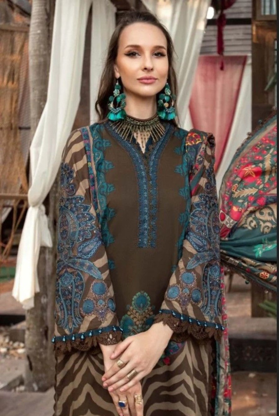 Salwar Kameez Maria.B | M Prints Lawn Embroidered Pakistani Salwar Kameez