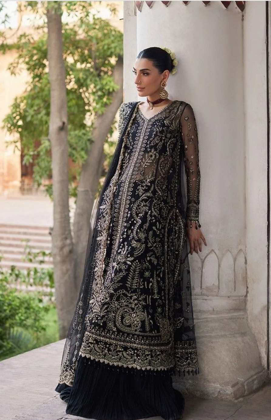 Salwar Kameez Afrozeh | Nafeesa Embroidered Pakistani Gown