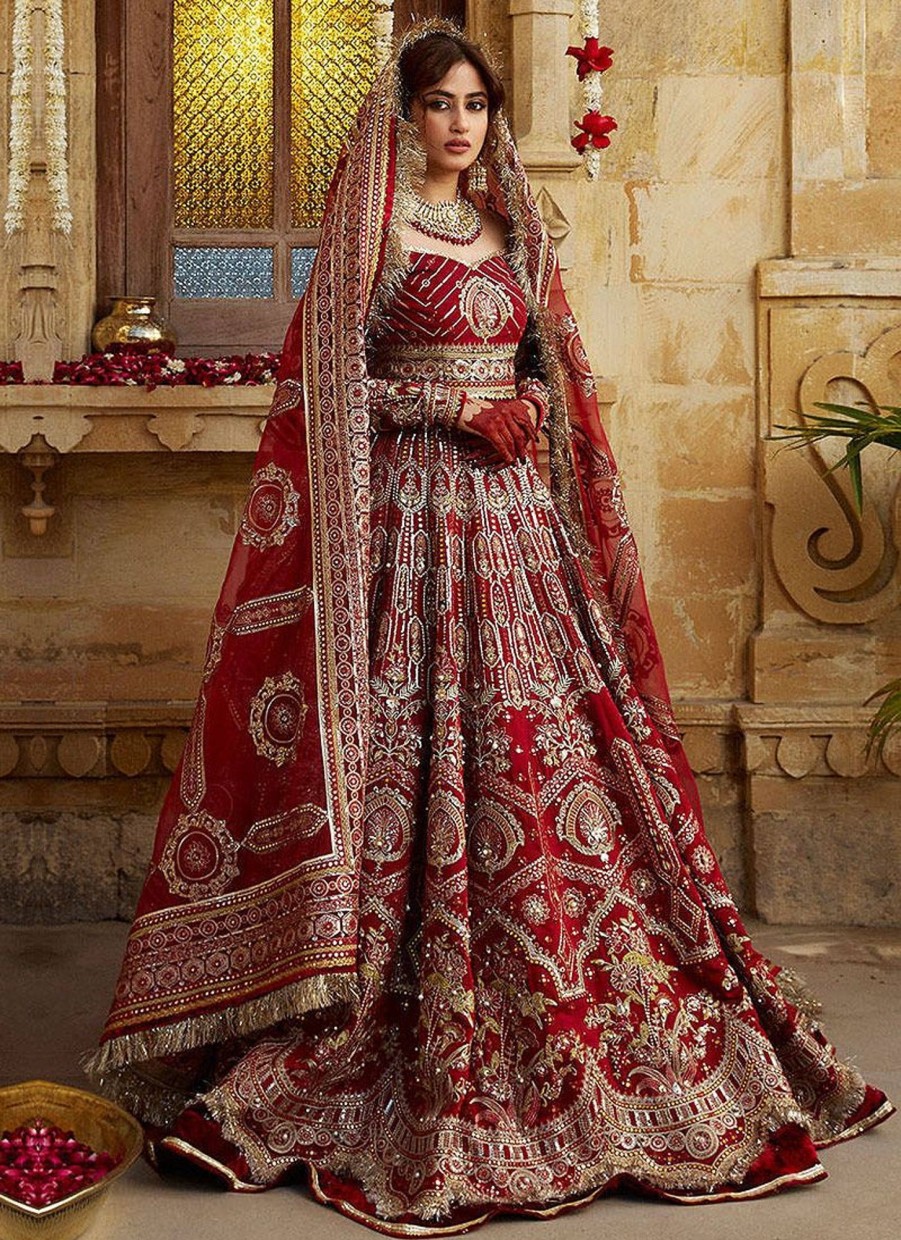 Lehengas Mohsin Naveed Ranjha | Mukhi Embroidered Pakistani Lehenga