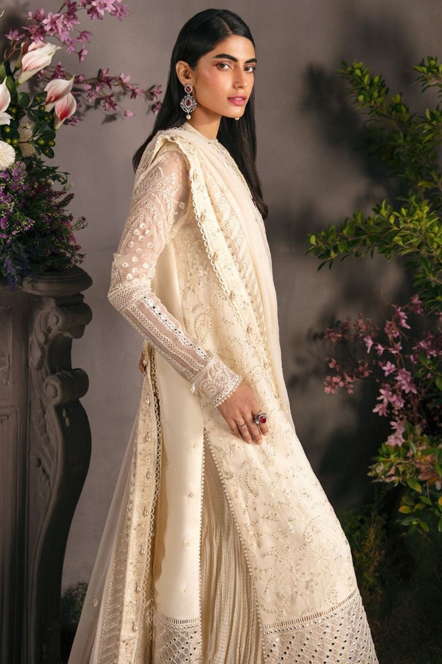 Salwar Kameez Afrozeh | Daisy Glow Embroidered Pakistani Palazzo Suit