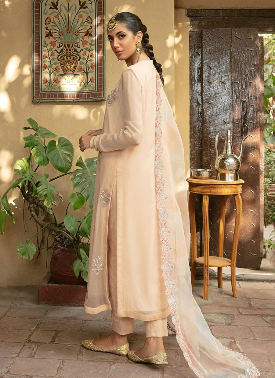 Salwar Kameez Vanaya | Aangan Embroidered Pakistani Salwar Kameez