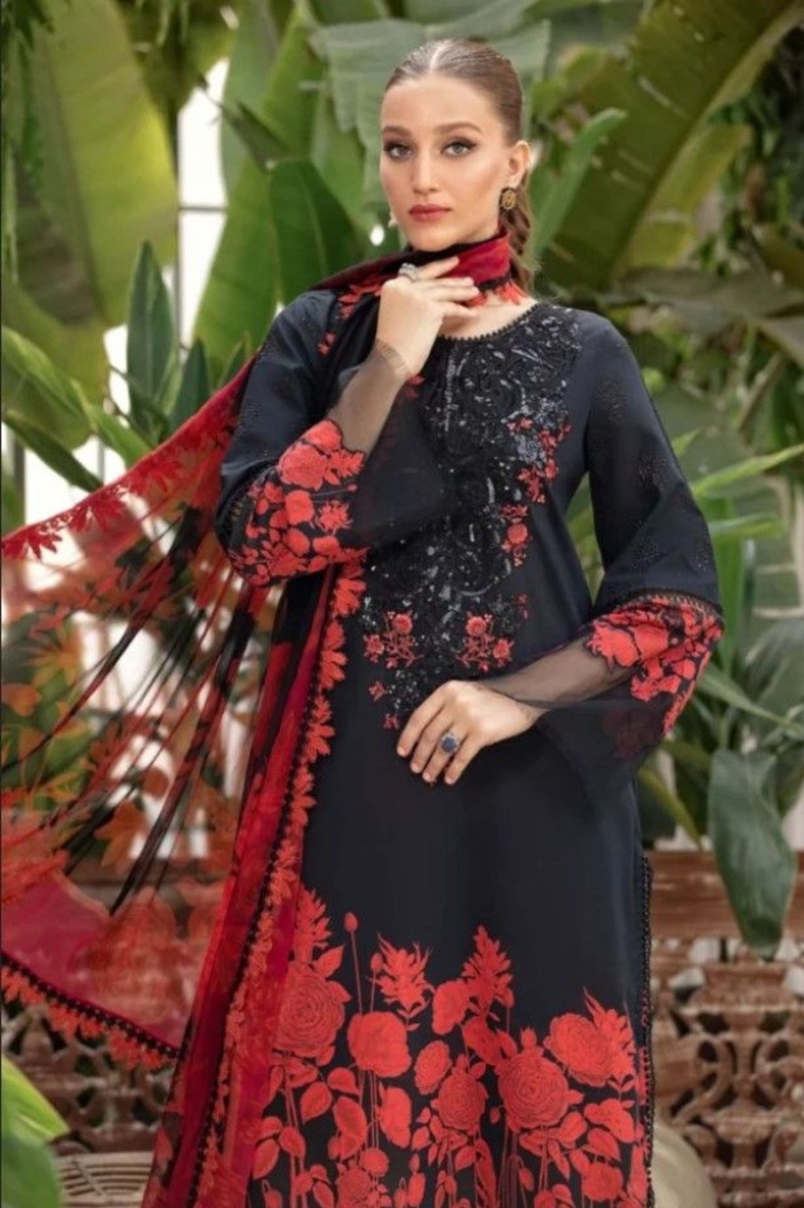 Salwar Kameez Maria.B | M Prints Lawn Embroidered Pakistani Salwar Kameez