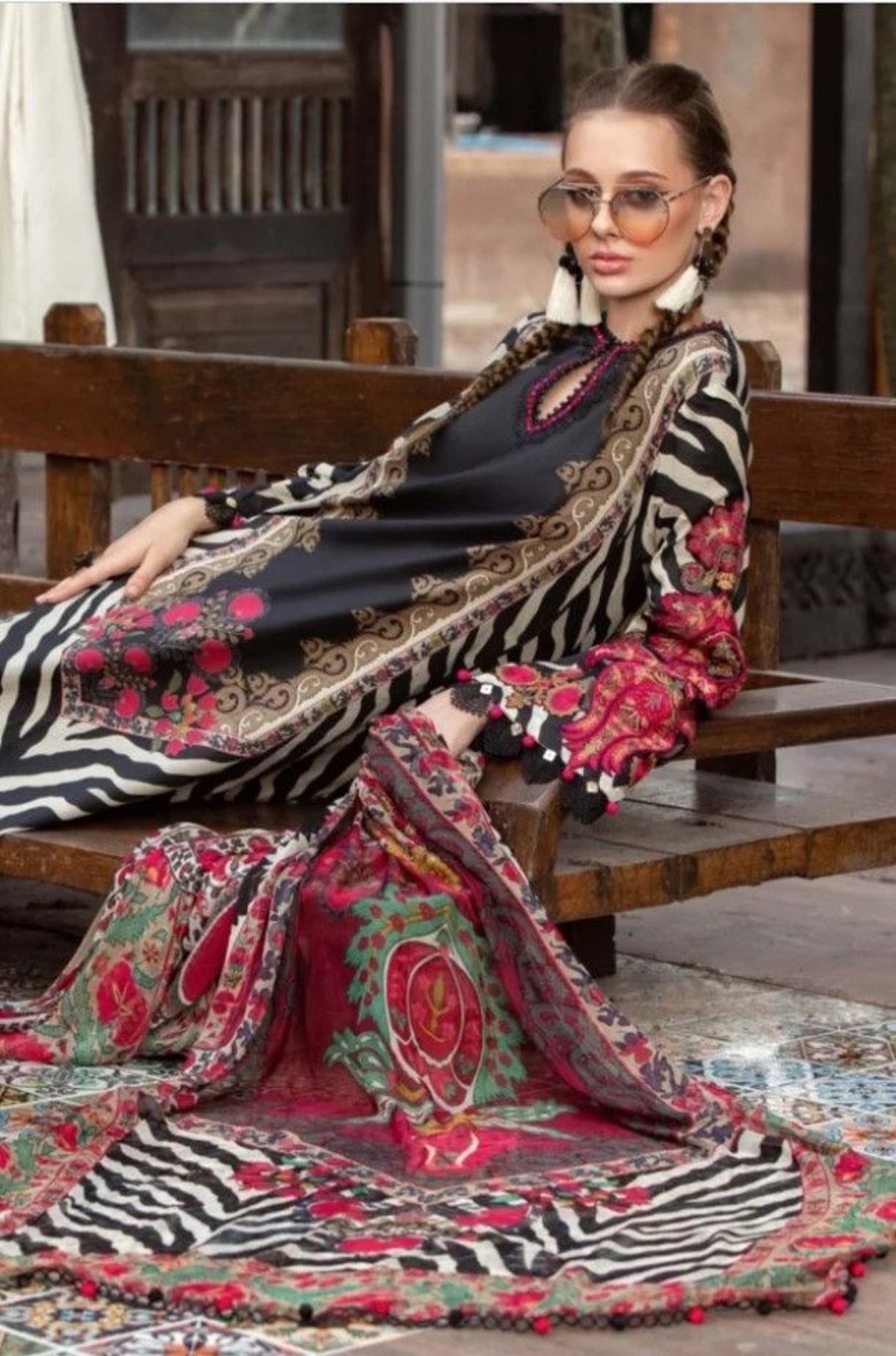 Salwar Kameez Maria.B | M Prints Lawn Embroidered Pakistani Salwar Kameez