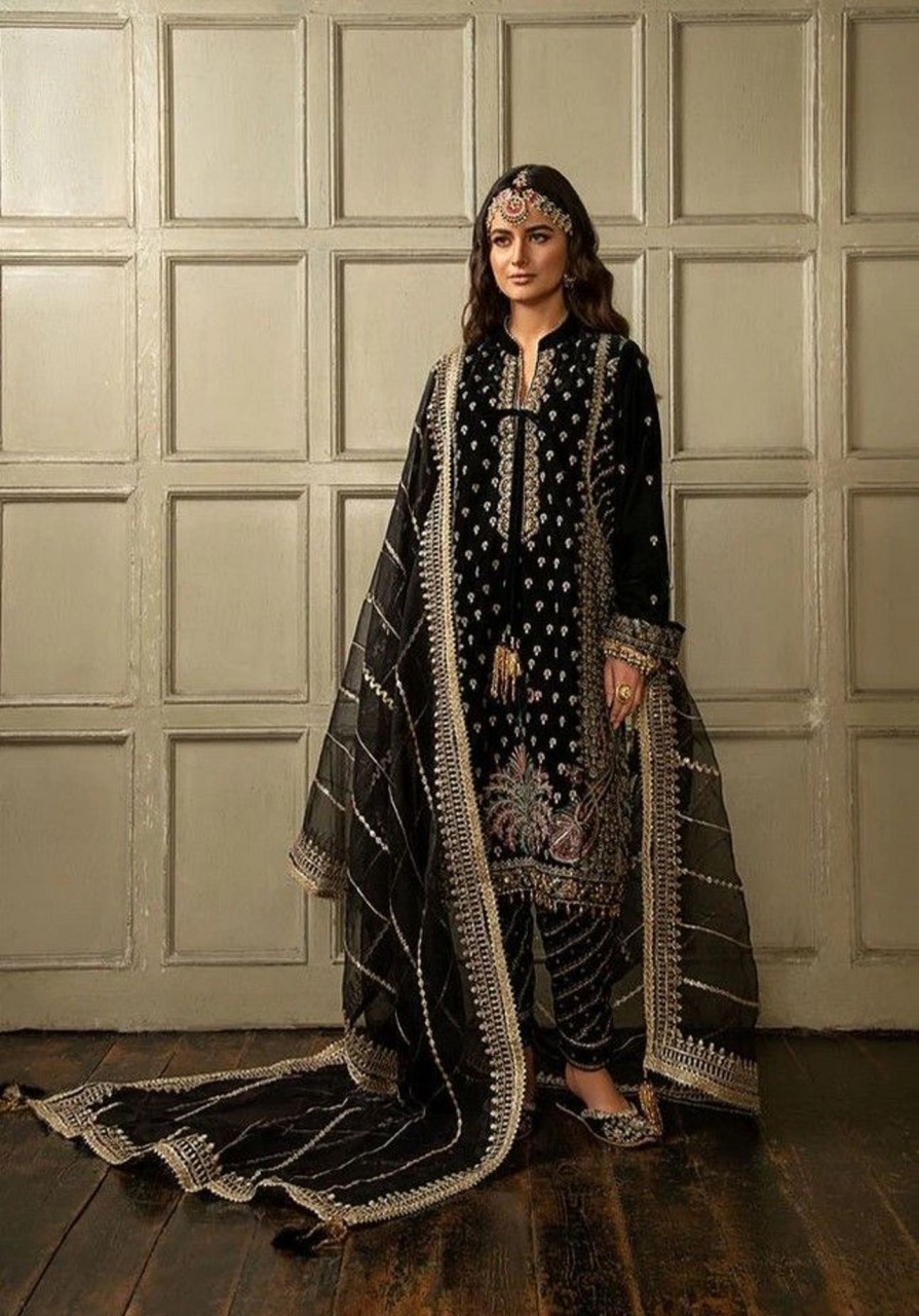 Salwar Kameez Sobia Nazir | Nuur Festive Embroidered Pakistani Straight Suit