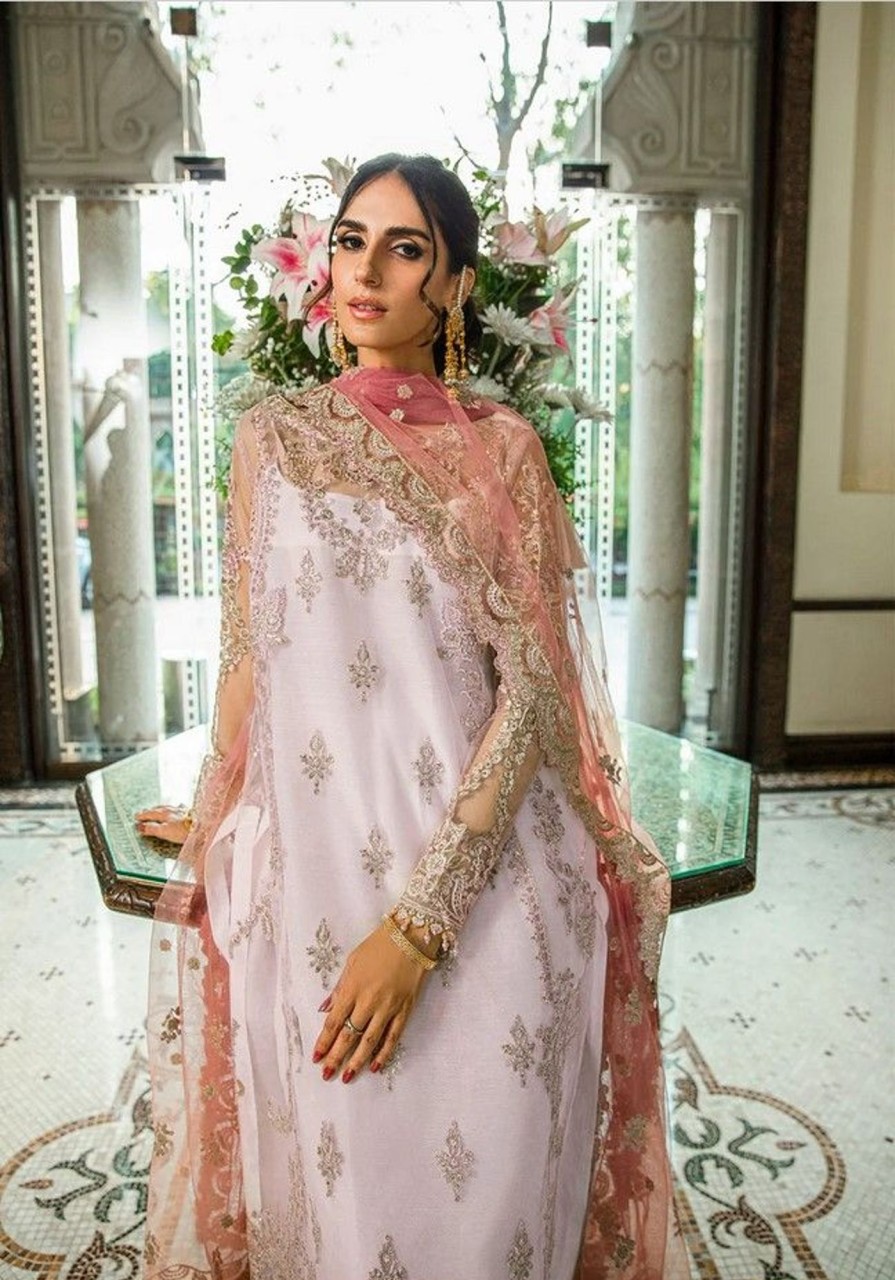 Salwar Kameez Aik | Glossier Embroidered Pakistani Salwar Kameez